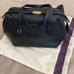 Black leather Tory Burch bag you can wear as a crossbody or hand bag